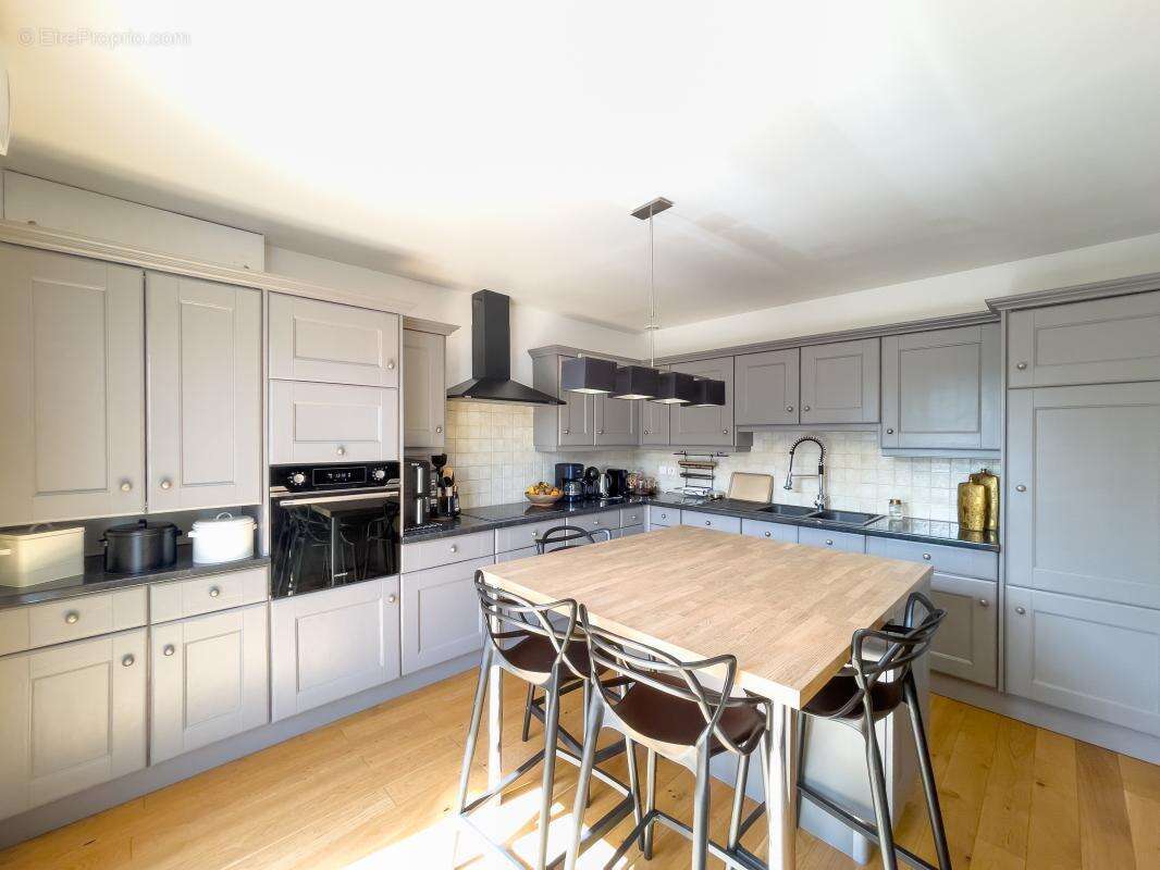 Maison à BAILLY-ROMAINVILLIERS