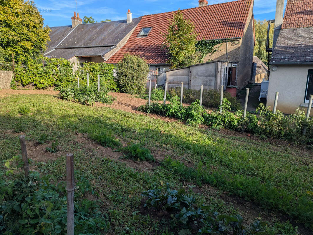 Maison à MONTGIVRAY