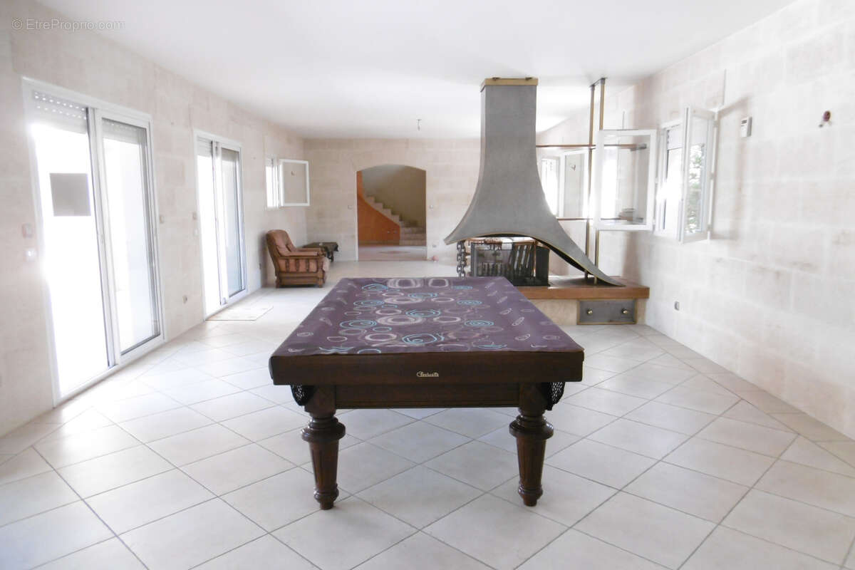 Maison à AMBARES-ET-LAGRAVE