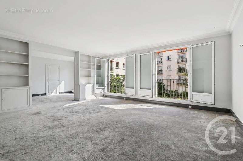 Appartement à NEUILLY-SUR-SEINE