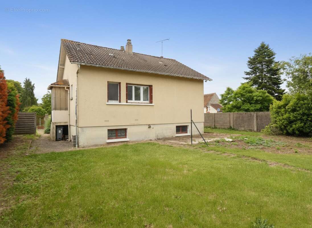 Maison à BONNEE