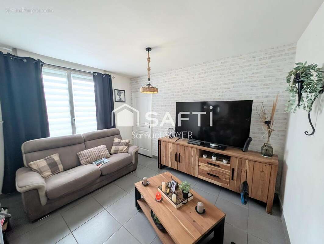Photo 3