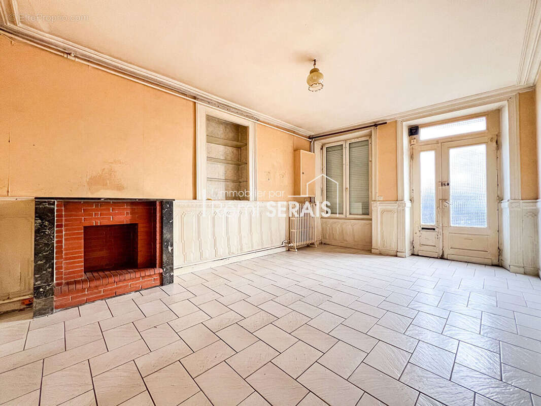 Maison à CONDE-SUR-NOIREAU