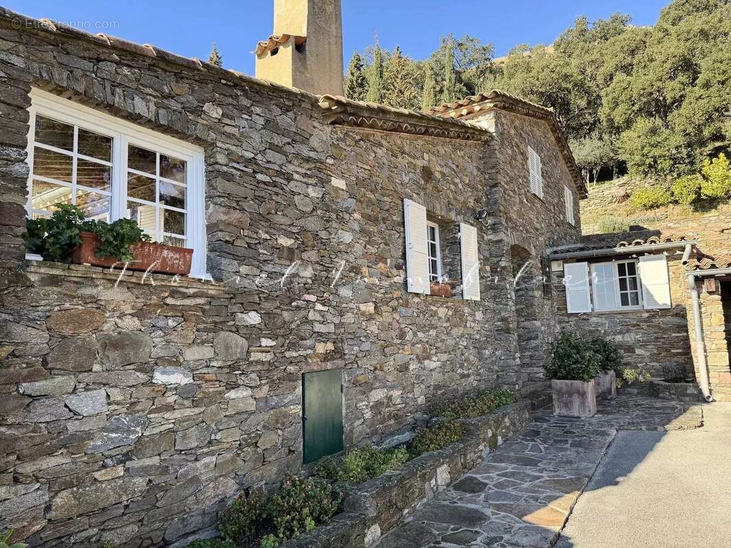 Maison à LA GARDE-FREINET