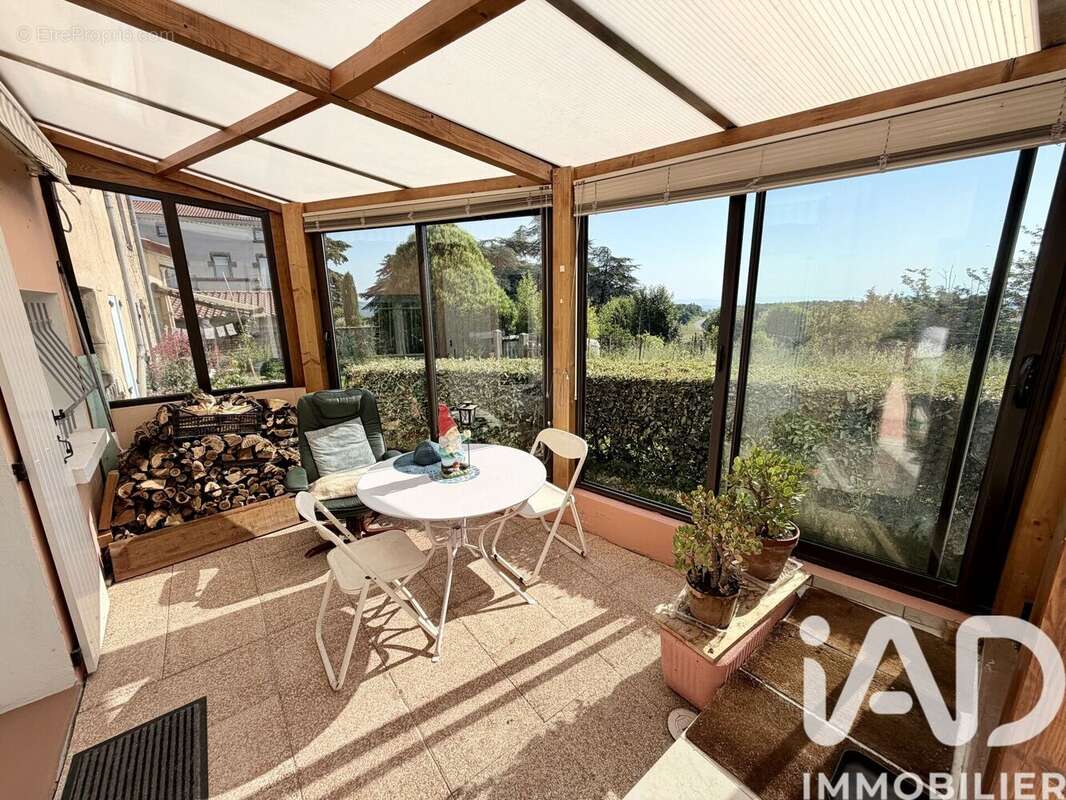Maison 128 m² à Saint-Barthelemy-Le-Plain  - photo 2