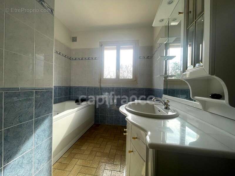 Maison à JUGEALS-NAZARETH