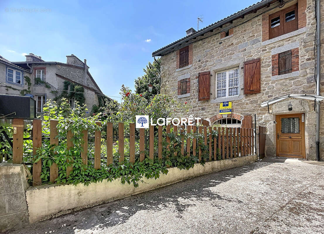Maison à LE MALZIEU-VILLE