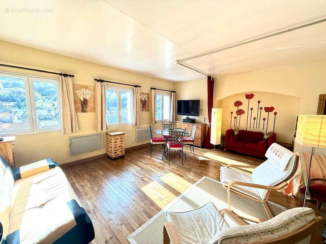   - Appartement à AX-LES-THERMES