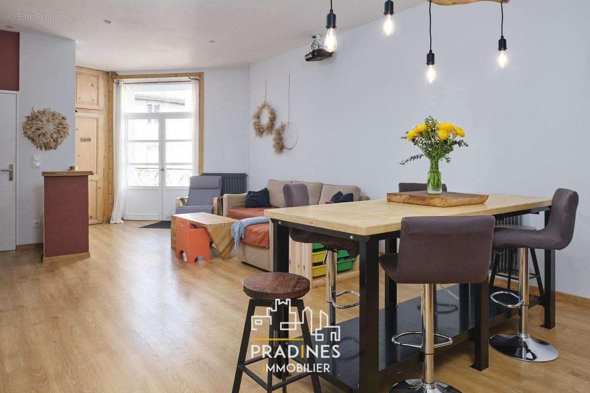 Appartement à MORNANT