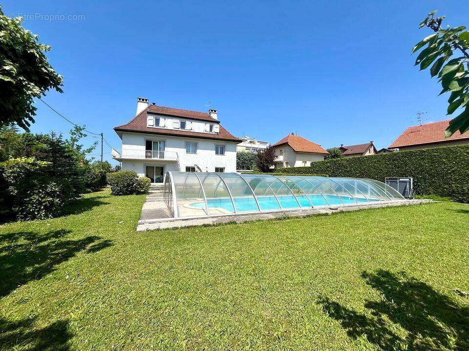 Maison avec piscine plein sud  - Maison à ANNEMASSE