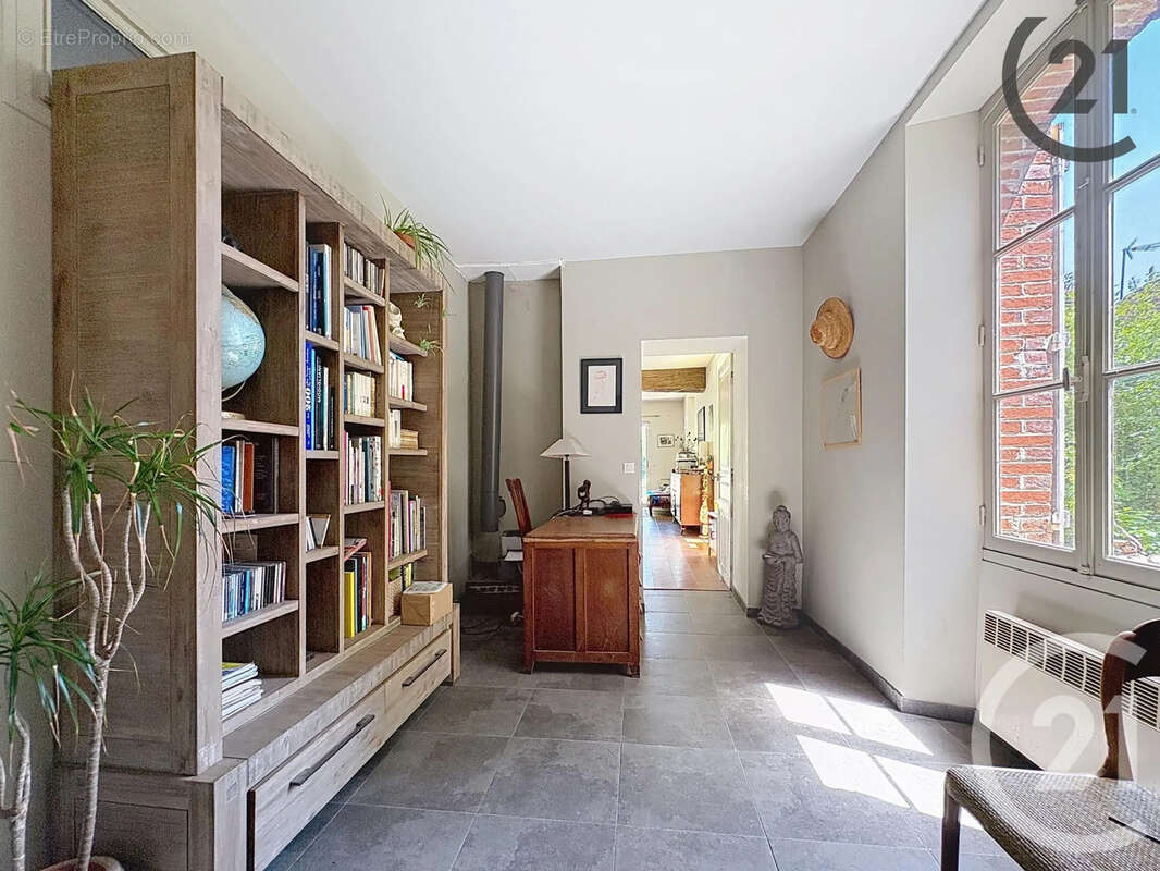 Maison 201 m² à Herme  - photo 2