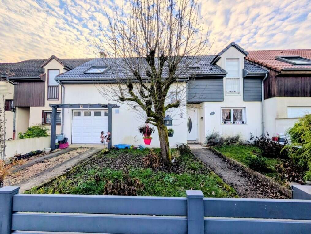 Maison à CHEVIGNY-SAINT-SAUVEUR