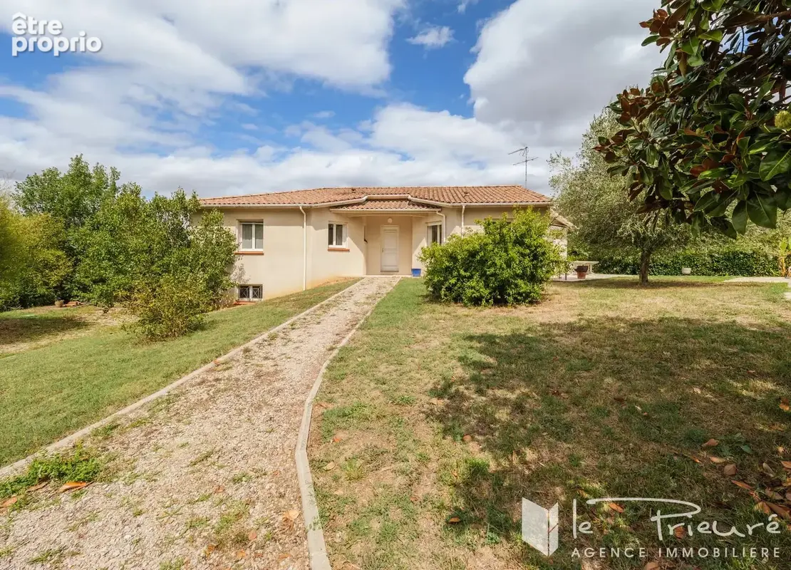 Proche Albi. A 5 min du centre-ville. Maison de 145 m² avec 4 chambres, piscine et terrain de 1 860 m² - photo 2