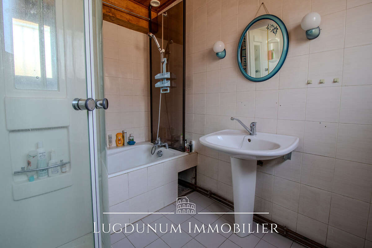 Maison Pont De Cheruy 6 pièce(s) 104 m2 + Jardin + Dépendance - photo 7