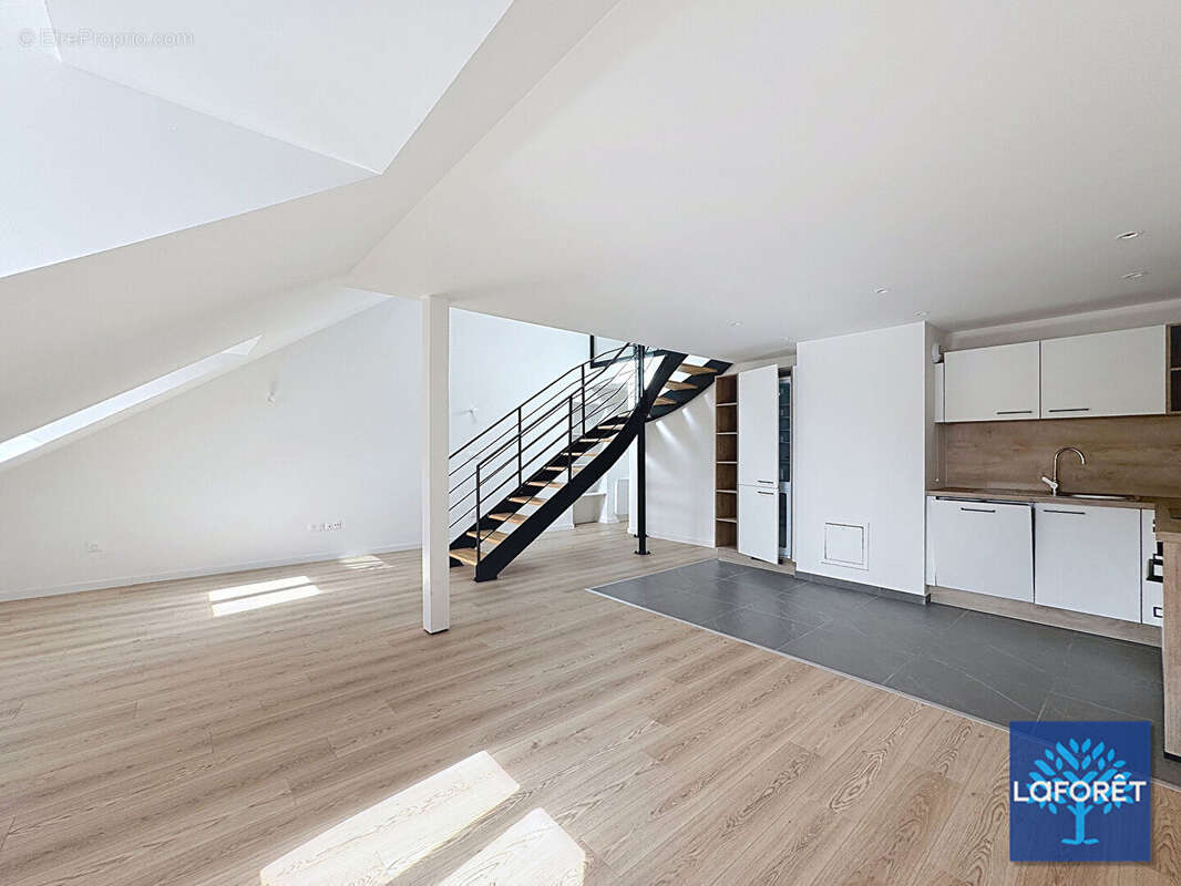 Appartement Valenciennes 4 pièce(s) 121 m2 - photo 2