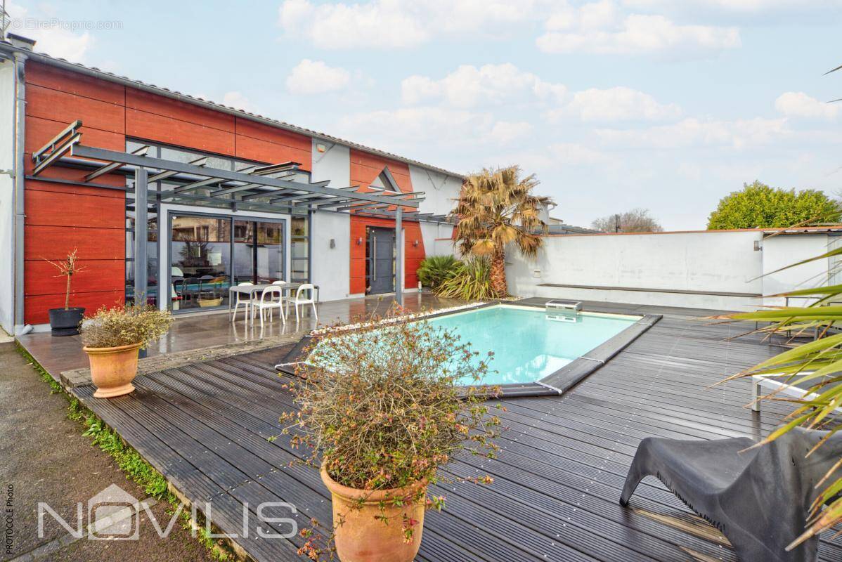 Maison à CASTELGINEST