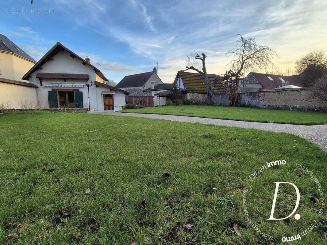 vue de face - Maison à GASNY