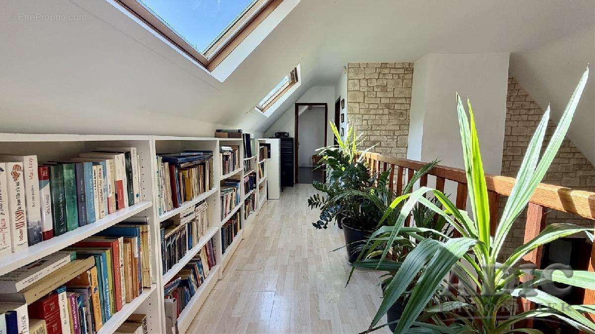 Maison 135 m² à Dammartin-En-Goele  - photo 8