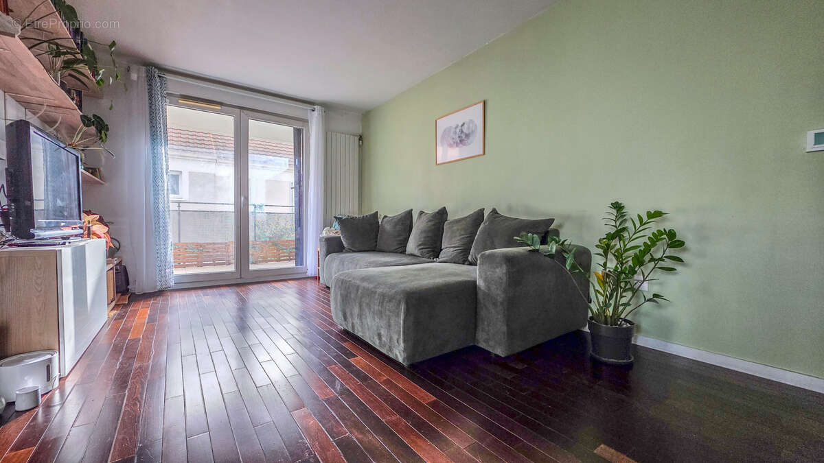 Appartement à SARTROUVILLE