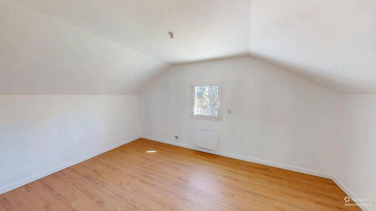 Maison à vendre dans le centre de LÉOGNAN ! - photo 9