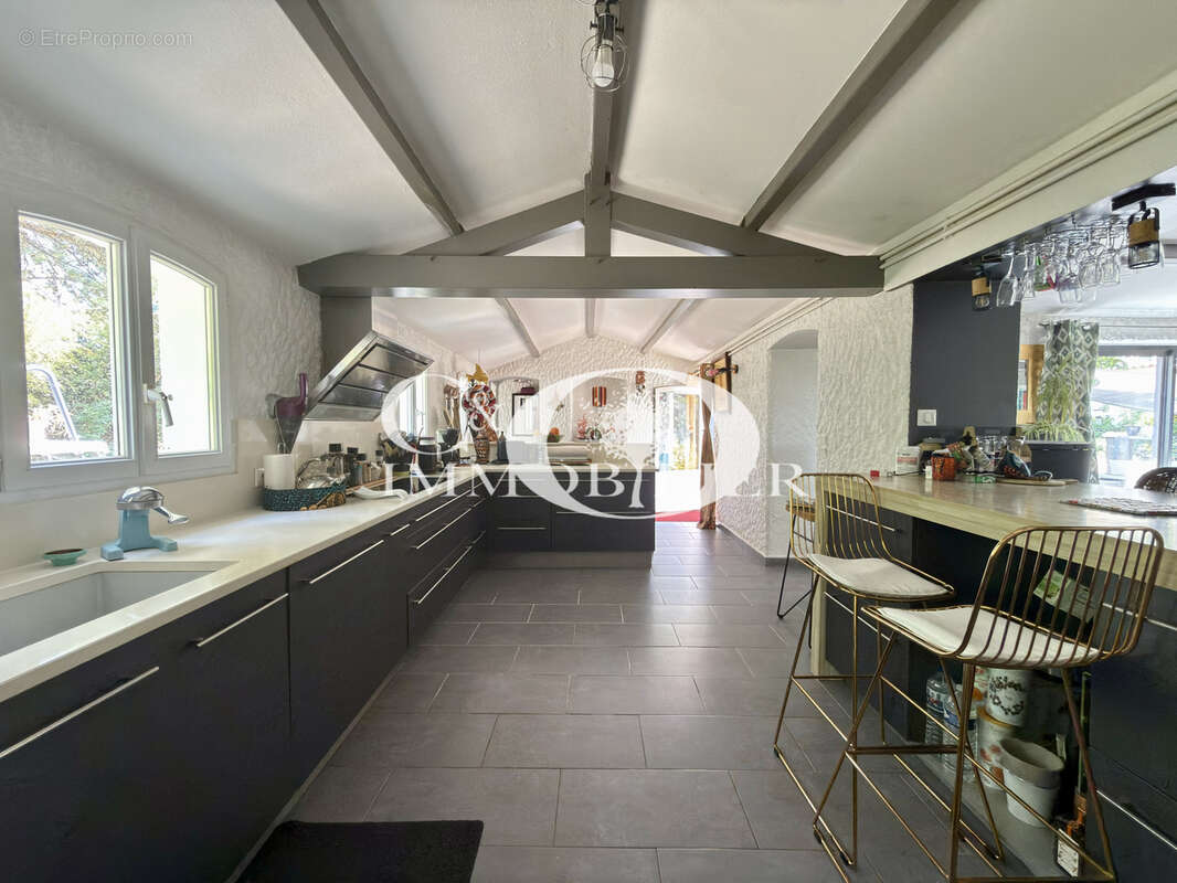 Maison 5 pièces-205.85m2-7541m2 - photo 2