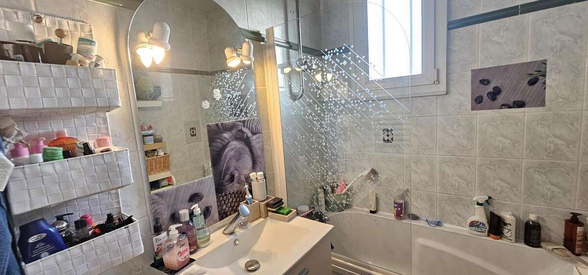 Maison à SAINT-LAURENT-DE-MURE