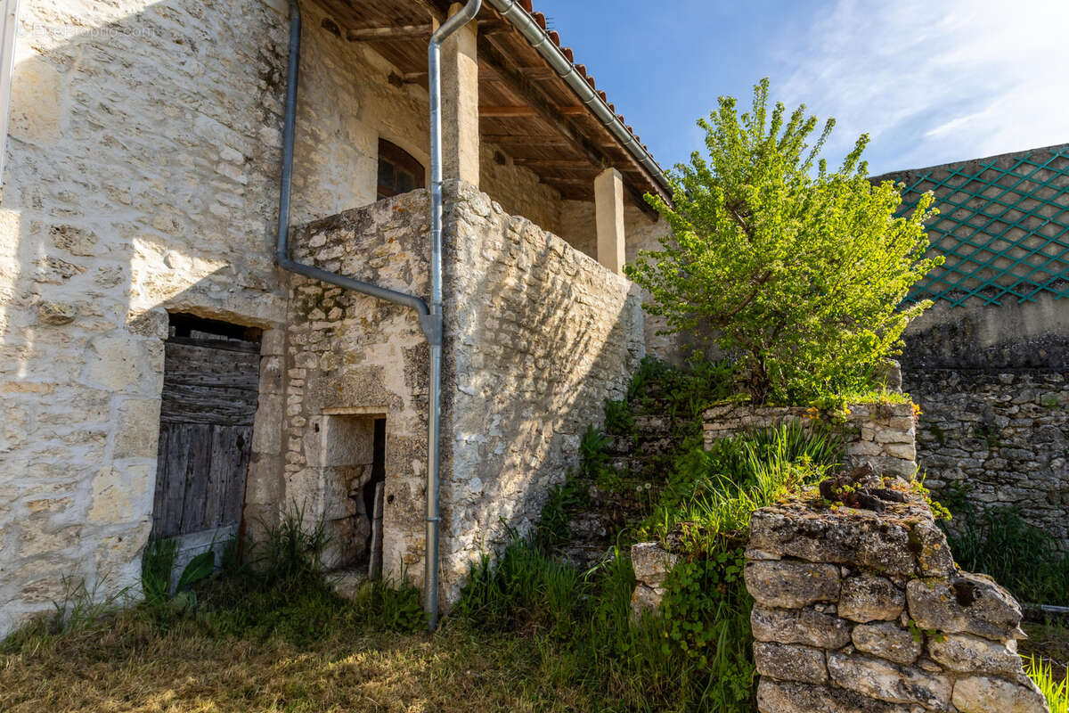 Maison de campagne avec deuxième maison à rénover - photo 30