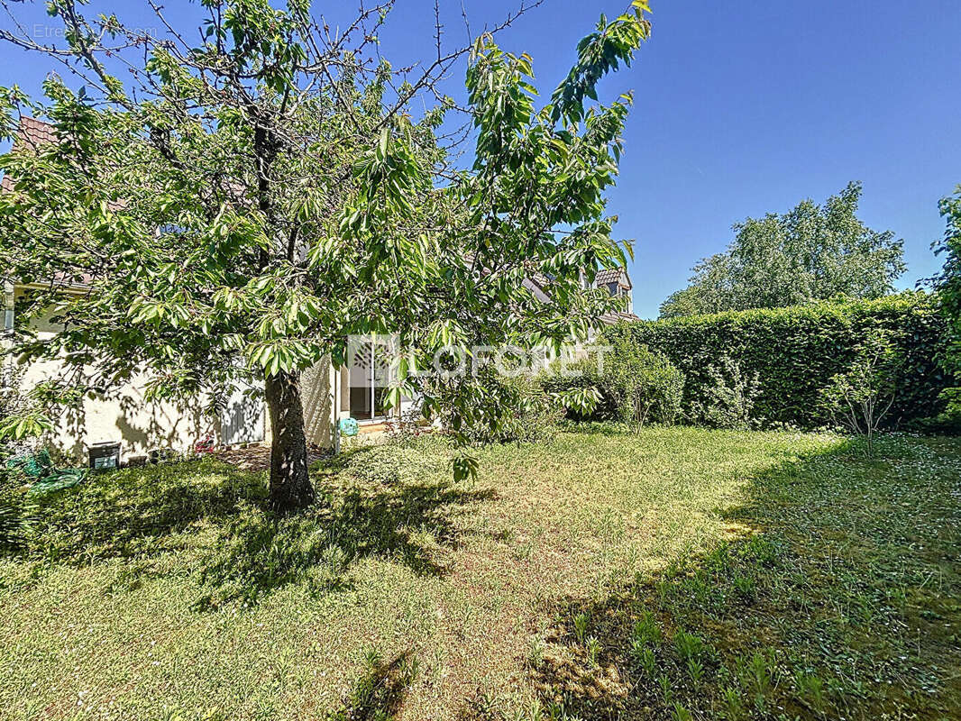 Maison à VERNEUIL-SUR-SEINE