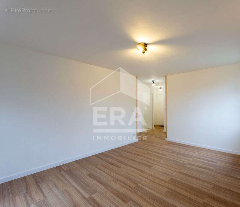 Appartement à SAINT-GENIS-LAVAL