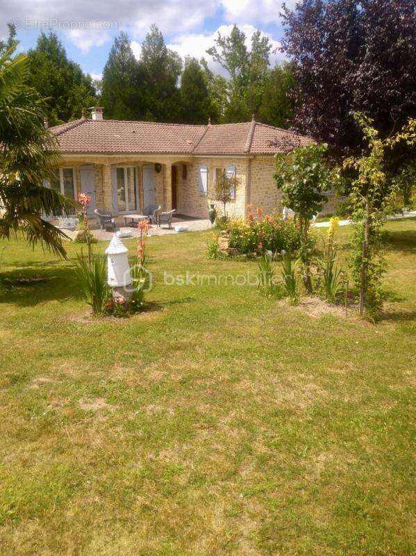 Maison à BONNAC-LA-COTE