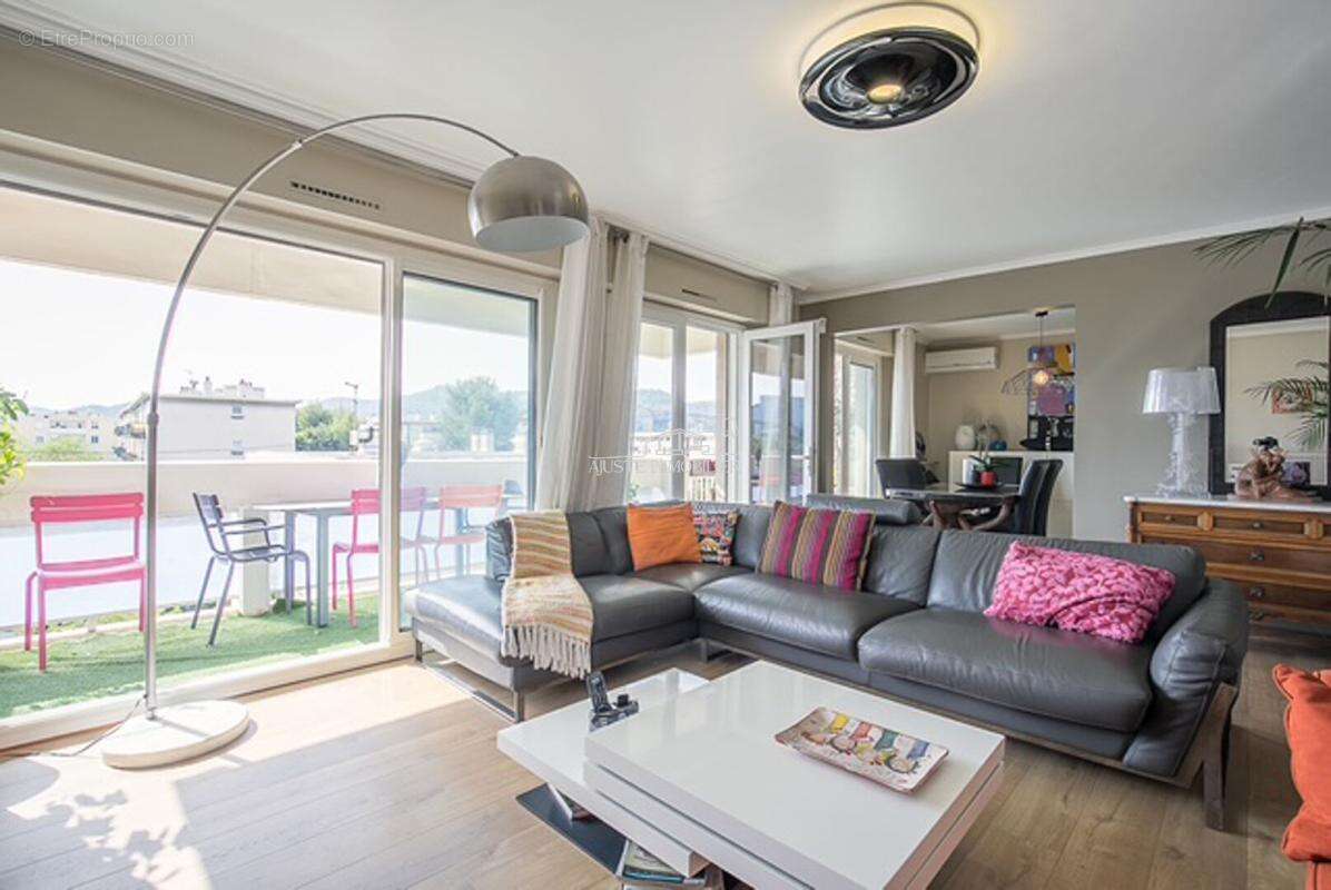 Appartement à MARSEILLE-8E