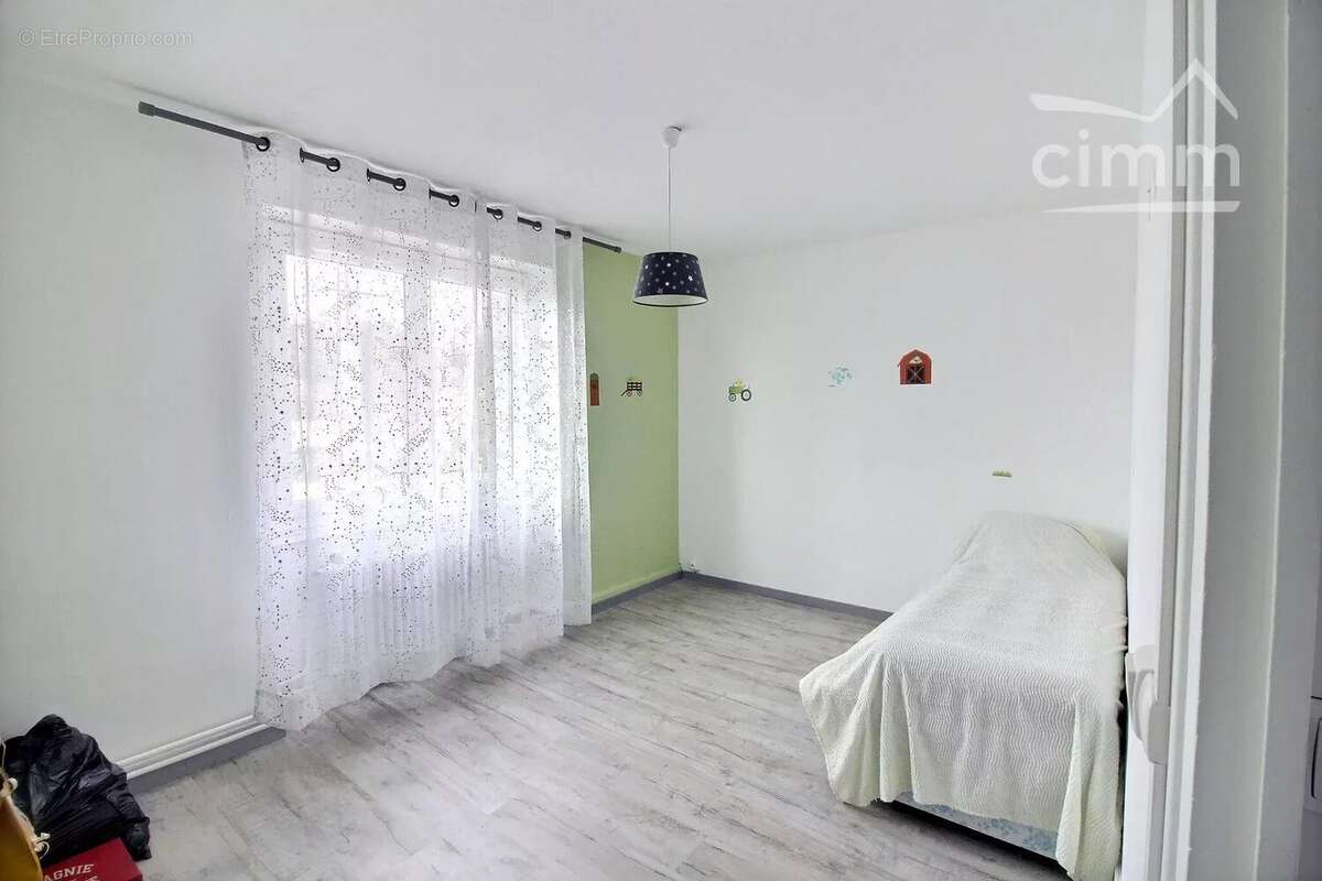 Maison à SAINT-JEAN-DE-BOURNAY