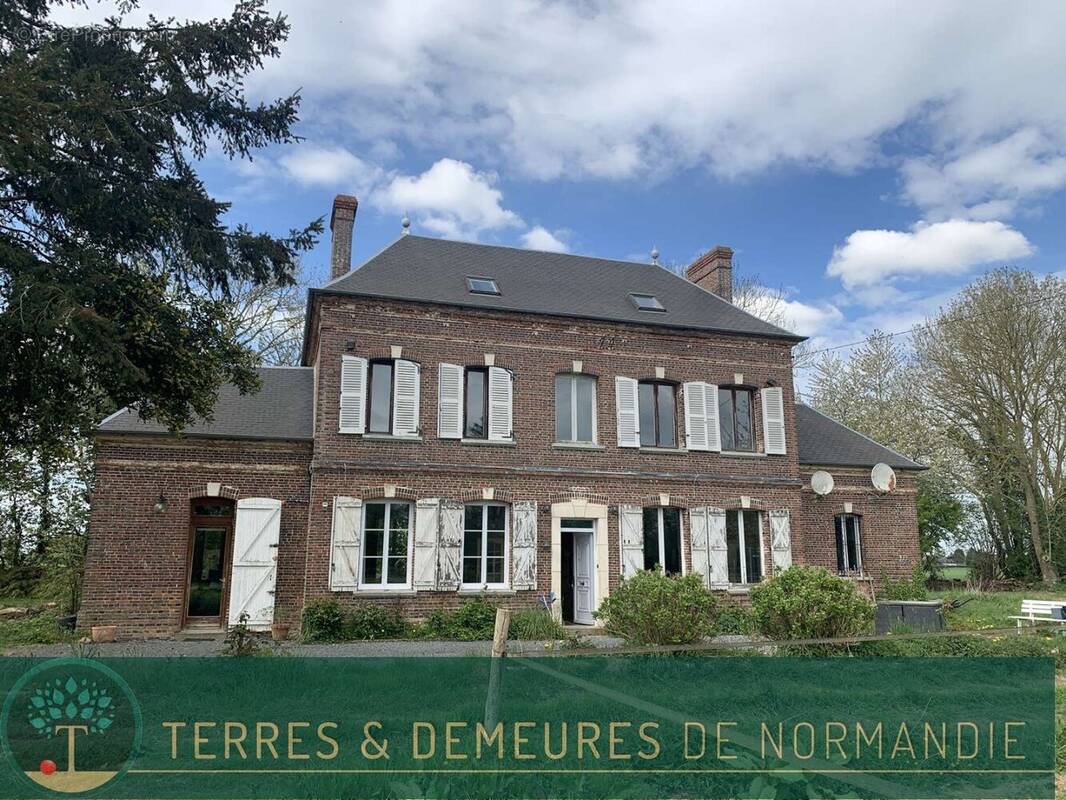 Maison à CAPELLE-LES-GRANDS