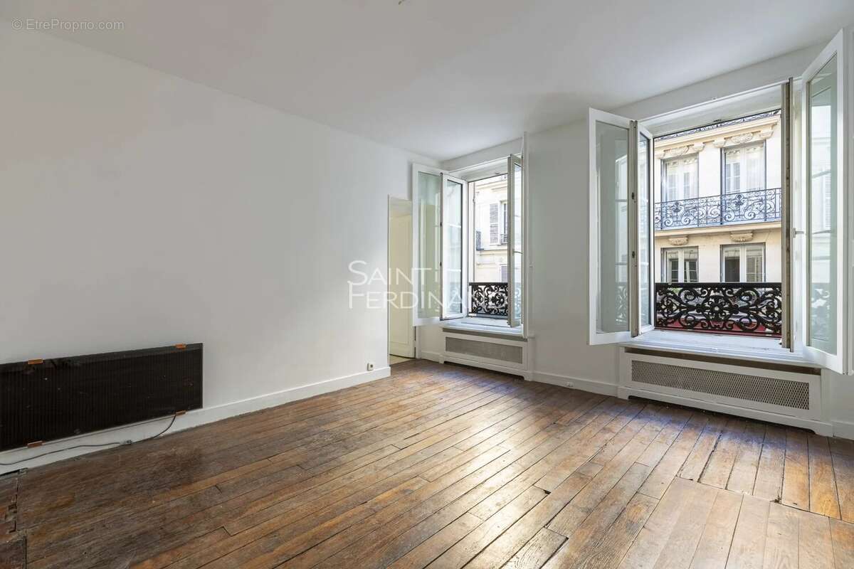 Appartement à PARIS-9E