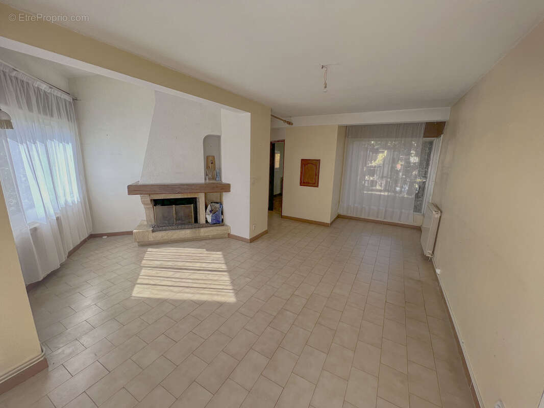 Cournonterral   Villa d'Architecte T5 (135 m2) + Dépendance (65 m2) - photo 5