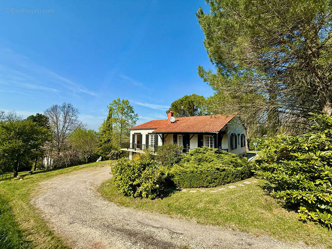 Maison à PUJOLS