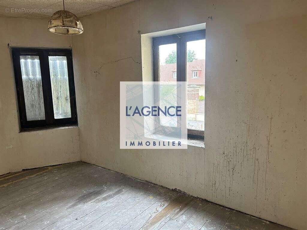 Maison à COUCY-LES-EPPES