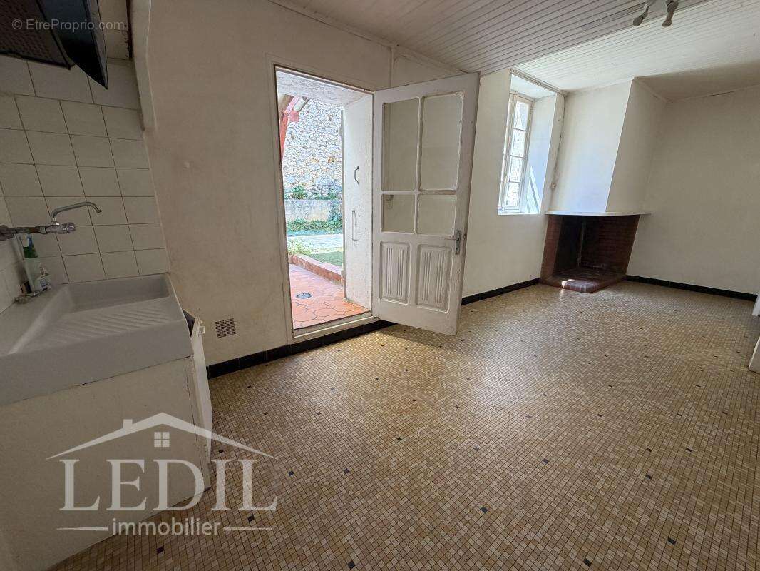 Maison de village avec cour intérieure - photo 5