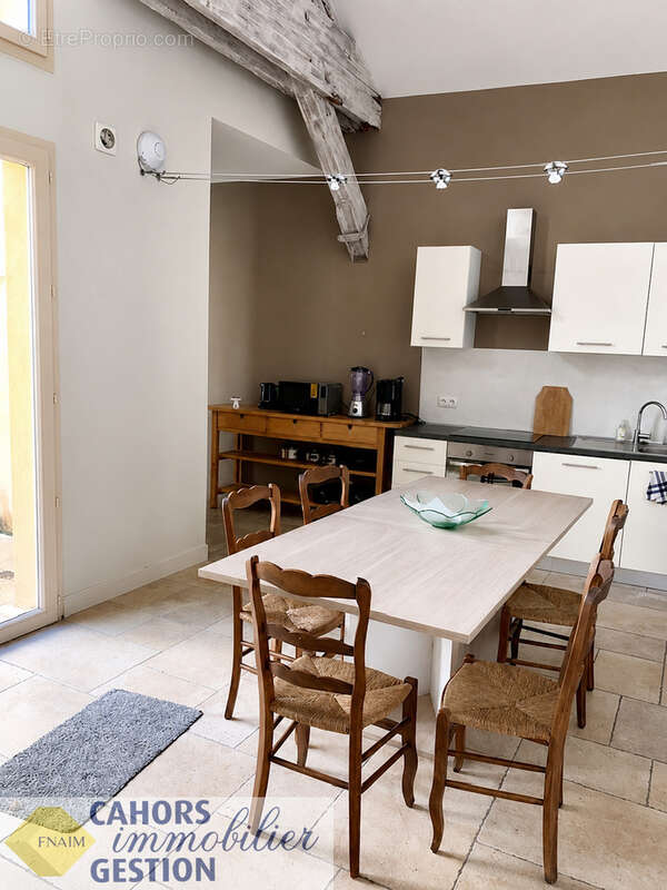 Appartement T4 rénové centre-ville avec Terrasse - photo 2
