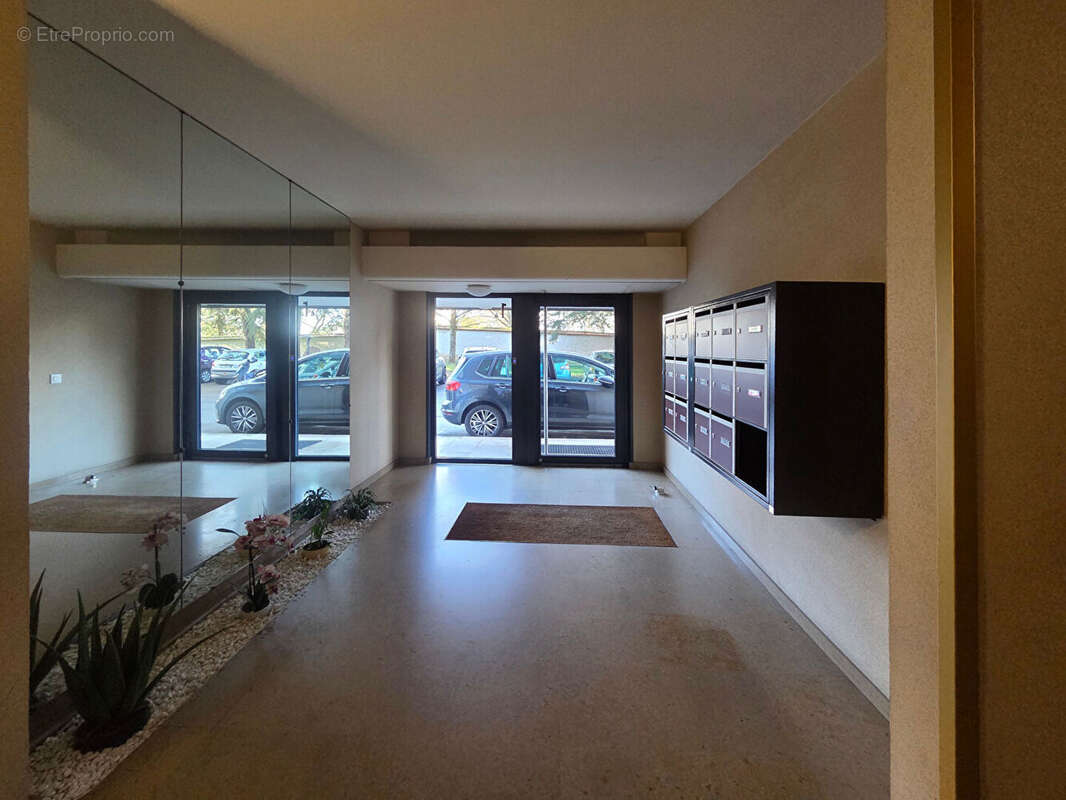 Appartement Ecully 5 pièce(s) 96.71 m2 - photo 10