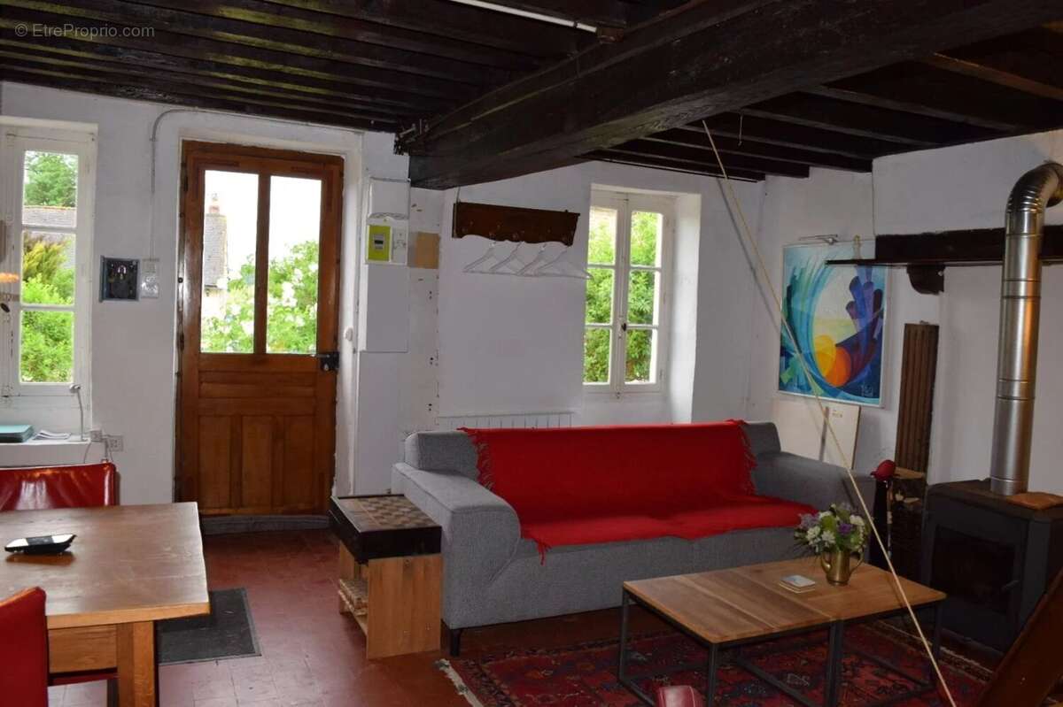 Maison à MONTIGNY-SUR-CANNE