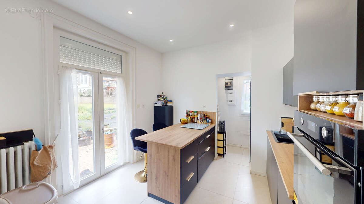 Appartement à FRAISSES