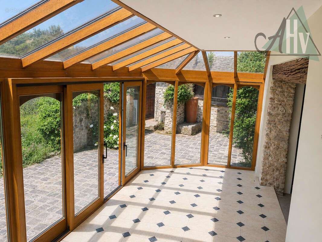 Maison à GRANDPUITS-BAILLY-CARROIS
