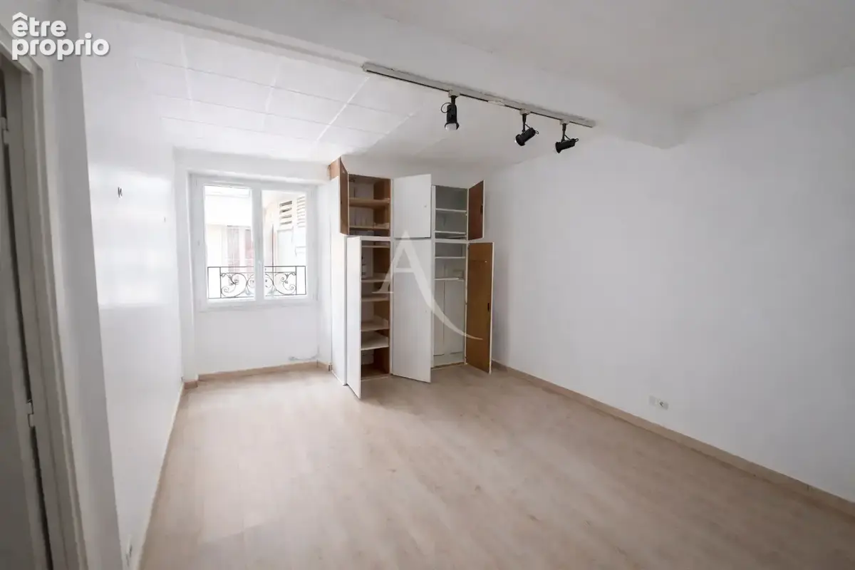 PARIS 11ème  - Appartement 2 pièces - 40.16m² -  METRO PERE LACHAISE - photo 2