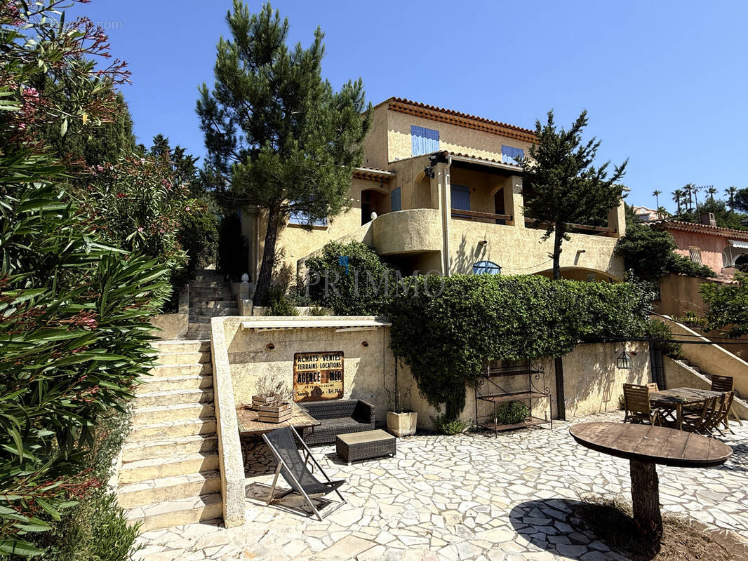 Maison à LES ISSAMBRES