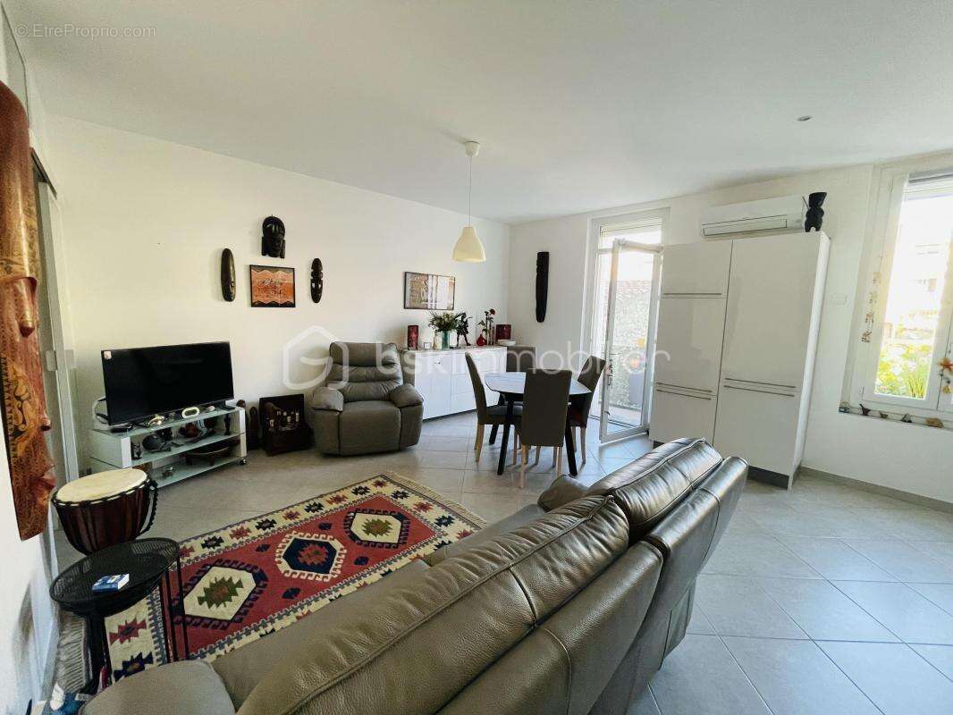 Sète - Centre Ville - Bel appartement rénové 4 pièces 70m2 - photo 2