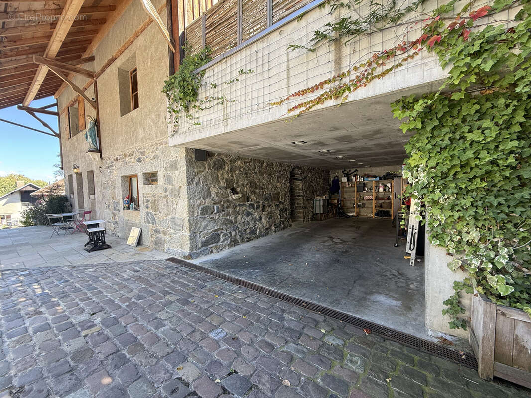 Maison à PERS-JUSSY