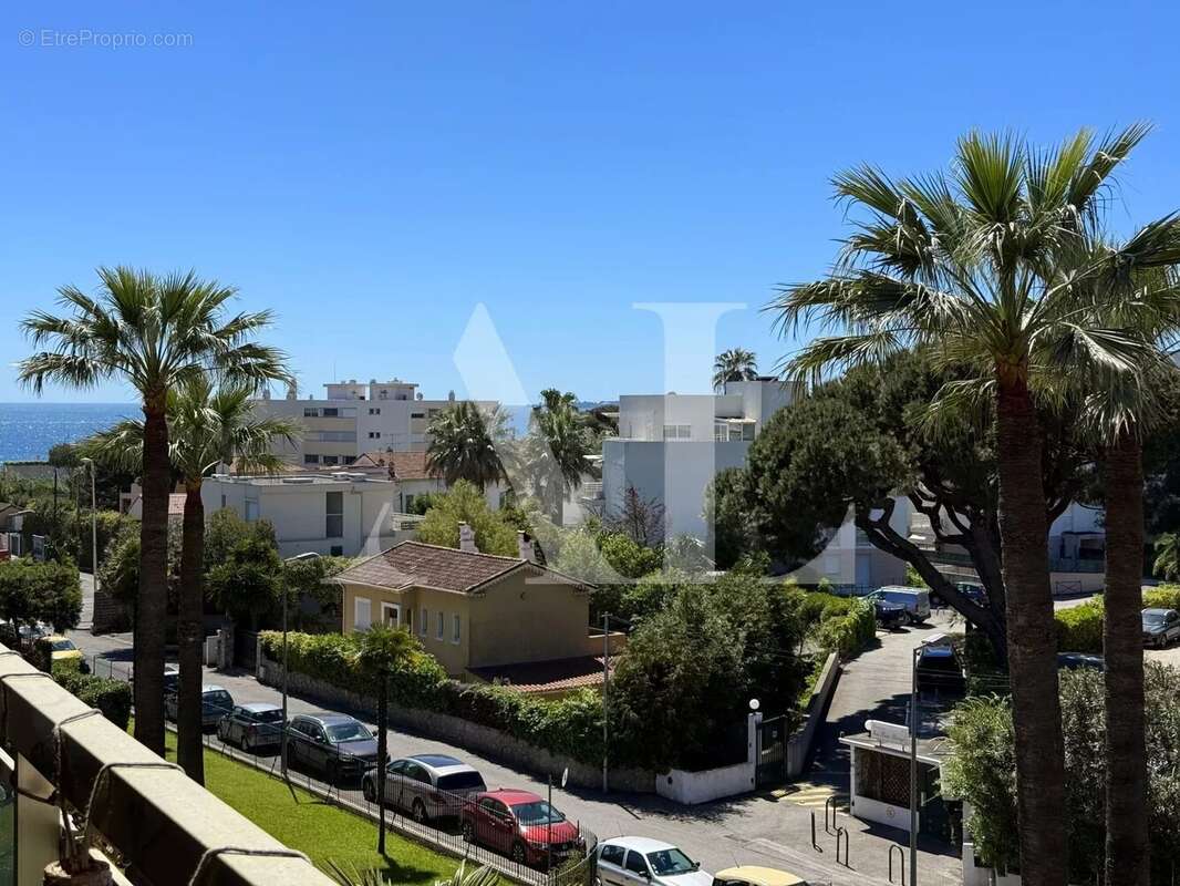 Appartement à VALLAURIS