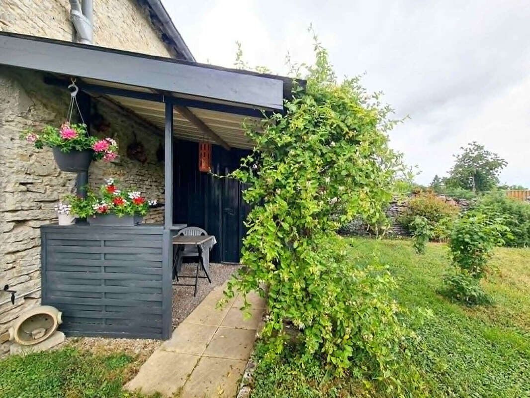 Maison à DONJEUX