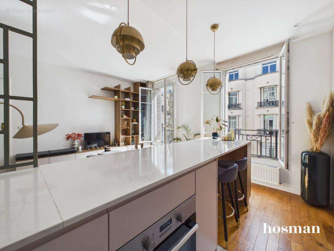 Appartement à PARIS-15E